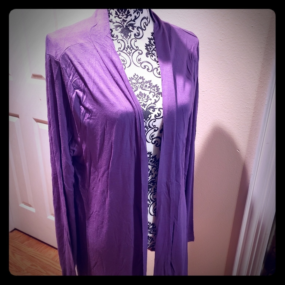 ๐3/$15 OR 6/$25!๐. Lilac Cardigan - Picture 1 of 4